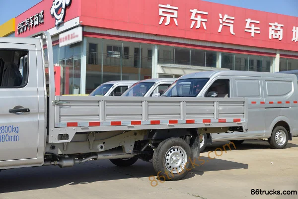 Changan Kuayue Xinbao T3 Édition Confort 1,5L Essence 112 ch 4X2(6 roues) 2,82 m micro camion porteur à ridelles simple rangée (roue arrière