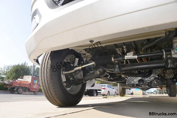 Changan Kuayue Xinbao T3 Standard Edition 1.5L Gasoline 112hp 4X2(6 wheels) 2.38m Double Row Van Mini Truck (Single Rear Wheel) Chassis (2)