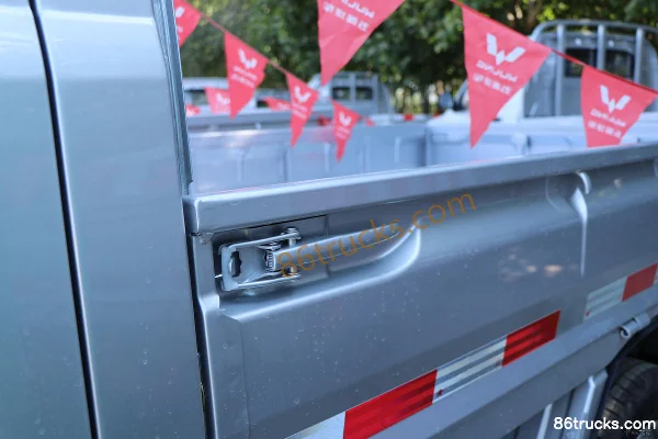 Wuling Rongguang Mini Truck Basic 1.5L 102hp 4X2(6 wheels) Gasoline 2.25m Double Row Flatbed Mini Truck Body (1) | 86Trucks
