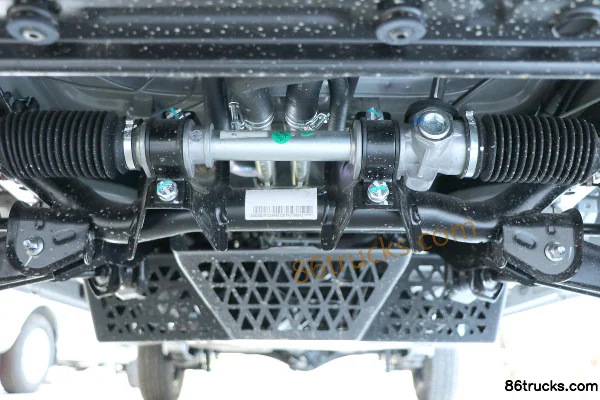 Wuling Zhiguang Extended Practical Type 82 hp 5-Seat 1.2L Van Chassis (1) | 86Trucks