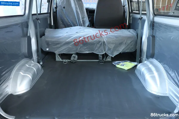 Wuling Zhiguang Extended Practical Type 82 hp 5-Seat 1.2L Van Body (2) | 86Trucks