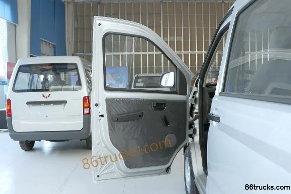 Wuling Rongguang S 2022 Standard Type 76 hp 1.2L Gasoline 7-Seat Van (China VI) (with A/C) Cab (2) | 86Trucks