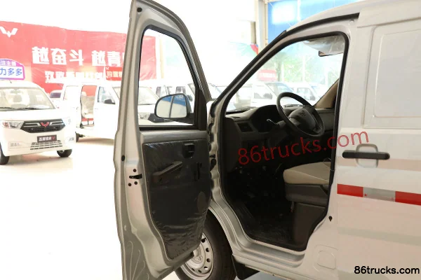 Wuling Rongguang S 2022 Basic 76hp 1.2L gasoline 2-seat panel van (China VI) Cab (2) | 86Trucks