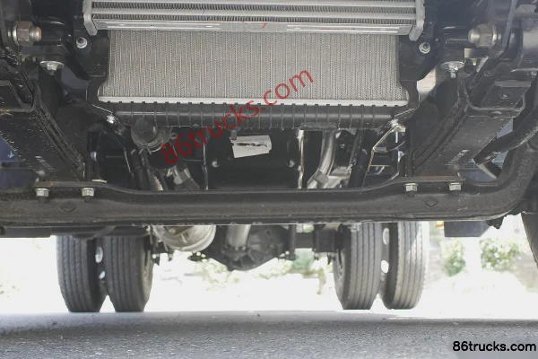 JMC Kaiyun+ Medium Narrow Body 129 hp 4X2(6 wheels) 3.7m Single Row Stake Light Truck (China VI) Chassis (1) | 86Trucks
