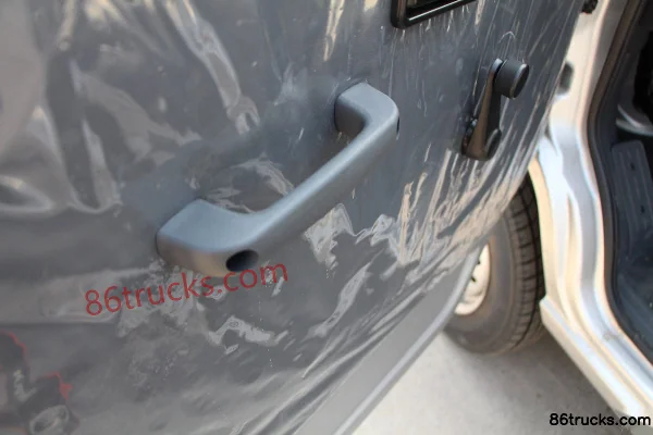 Wuling Zhiguang 2019 model 5-seat 76hp 1.2L enclosed cargo van (China VI) Cab (3) | 86Trucks