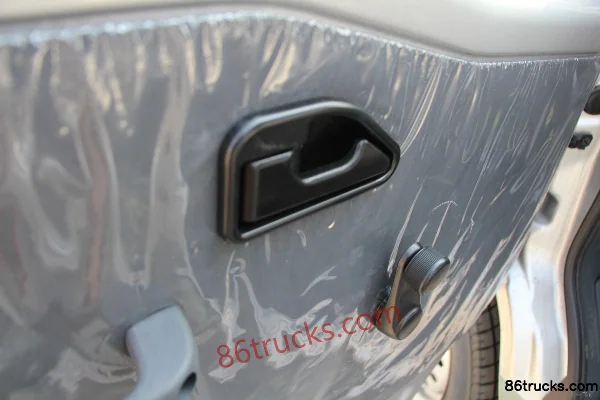 Wuling Zhiguang 2019 model 5-seat 76hp 1.2L enclosed cargo van (China VI) Cab (2) | 86Trucks