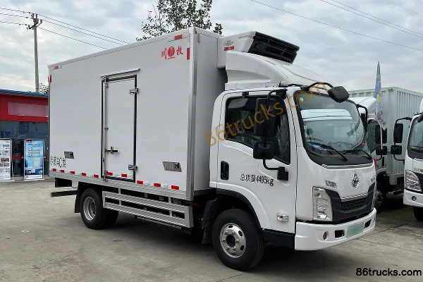 Dongfeng Liuqi Chenglong L2 4.5T 4.08m Single-row Pure Electric Refrigerated Truck 89.12kWh 4X2(6 wheels) Exterior