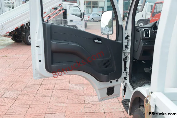 Yuejin Fuxing S80 95hp 4X2(6 wheels) 3.65m single-row flatbed light truck (China VI) Cab (2) | 86Trucks
