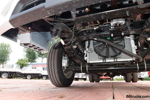 Yuejin Fuxing S80 95hp 4X2(6 wheels) 3.65m single-row flatbed light truck (China VI) Chassis (2) | 86Trucks
