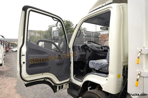 Foton Auling Jieyun Classic Edition 137 hp 4X2(6 wheels) 4.17m Single Row Stake Truck (China VI) Cab (1) | 86Trucks