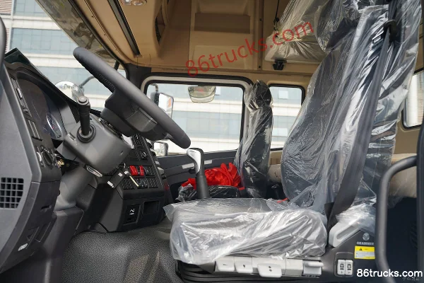 SHACMAN Delong X5000 Classic Edition 460hp 6X4(10 wheels) dangerous goods tractor truck (China VI) Cab (2) | 86Trucks