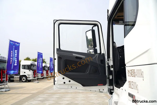 SHACMAN Delong X5000 Classic Edition 460hp 6X4(10 wheels) dangerous goods tractor truck (China VI) Cab (1) | 86Trucks