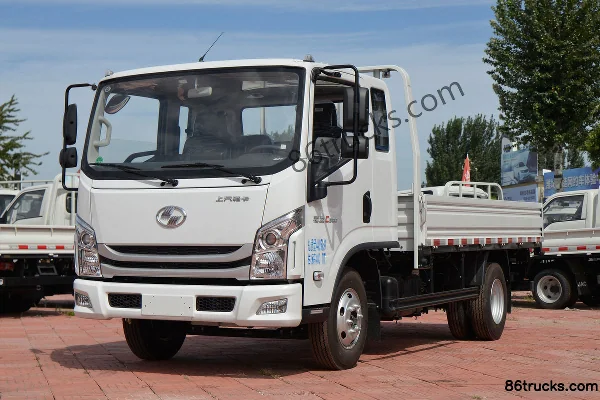 Yuejin Chaoyue C100-33 125 hp 4X2(6 wheels) 3.775m semi-cab flatbed light truck Exterior (3) | 86Trucks