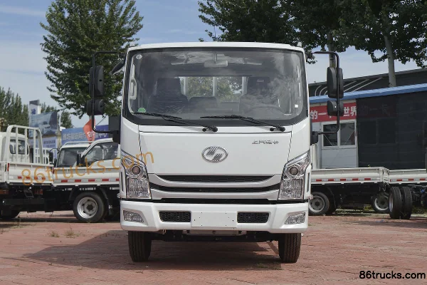Yuejin Chaoyue C100-33 125 hp 4X2(6 wheels) 3.775m semi-cab flatbed light truck Exterior (2) | 86Trucks