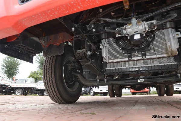 Yuejin Beyond C500 150hp 4X2(6 wheels) 4.2m Single Row Flatbed Light Truck (China VI) Chassis (2) | 86Trucks
