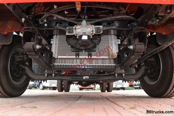 Yuejin Beyond C500 150hp 4X2(6 wheels) 4.2m Single Row Flatbed Light Truck (China VI) Chassis (1) | 86Trucks