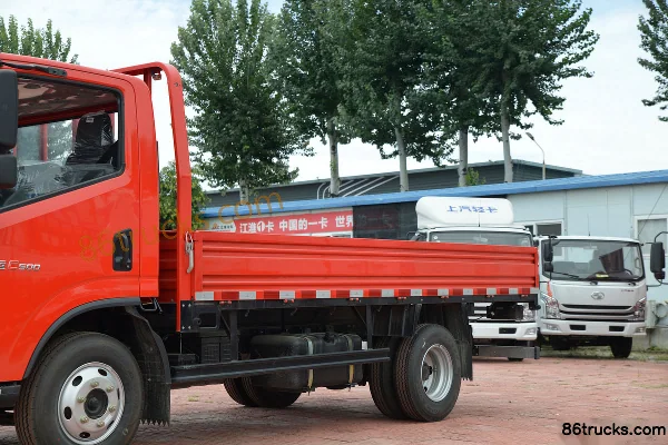 Yuejin Beyond C500 150hp 4X2(6 wheels) 4.2m Single Row Flatbed Light Truck (China VI) Body (1) | 86Trucks