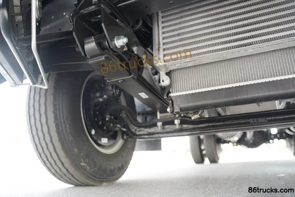 JAC Junling S6 Golden Bowl 130hp 4X2(6 wheels) 4.18m single-row flatbed light truck (China VI) Chassis (2) | 86Trucks