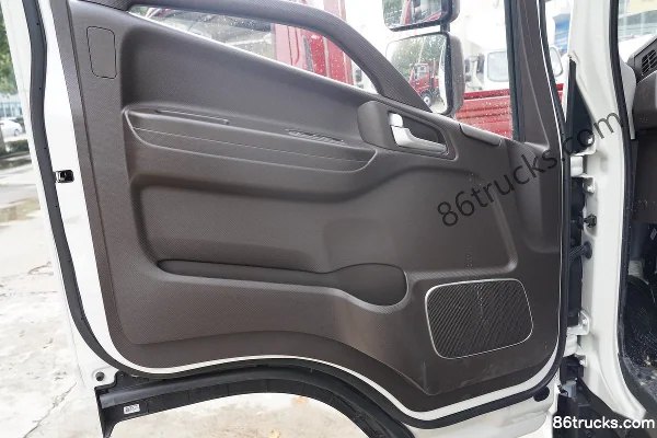 JAC Junling S6 130 hp 4X2(6 wheels) 4.15m single-row van light truck (China VI) Cab (1) | 86Trucks