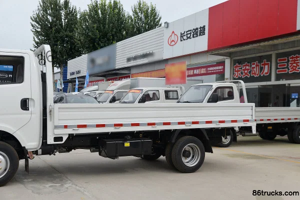 Changan Kuayue Zhe D5 PLUS 2.0L 144hp 4X2(6 wheels) 3.95m Single Row Flatbed Mini Truck (6-Speed) Body (1) | 86Trucks
