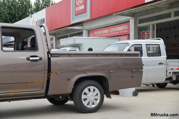 Changan Kuayue Kuayuewang F3 Short Wheelbase Luxury Edition 1.6L Gasoline 122hp 2WD Double Cab Pickup (China VI)(495kg) Official Photos (1)