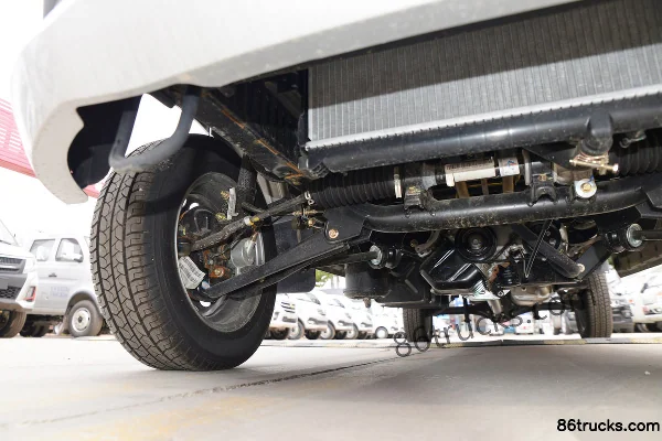 Changan Kuayue Xinbao T1 1.24L Gasoline Standard Edition 91hp 4X2(6 wheels) 2m double-row drop-side micro truck Chassis (2) | 86Trucks