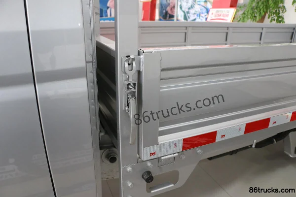 Jinbei Jinka S30 2022 Standard 1,6 L 123 ch 4X2(6 roues) essence 3,2 m camion léger à plate-forme simple cabine (China VI) Carrosserie (2)