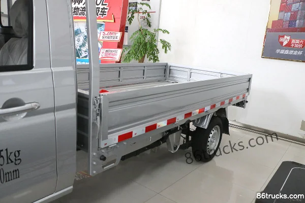 Jinbei Jinka S30 2022 Standard 1,6 L 123 ch 4X2(6 roues) essence 3,2 m camion léger à plate-forme simple cabine (China VI) Carrosserie (1)