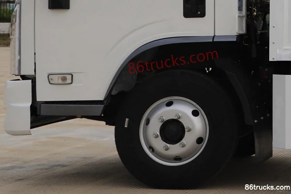 Yuchai New Energy EC342F 4.5T 4.125m single-row pure electric box light truck 106.95kWh 4X2(6 wheels) Chassis (1) | 86Trucks