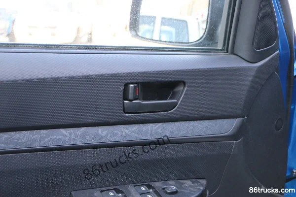 Zhongxing Weihu Classic 2.8T Diesel 120hp Manual 2WD Flat Bed Large Double Cab Pickup (China VI) Chassis (2) | 86Trucks