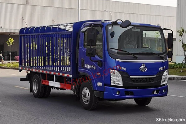 Dongfeng Liuqi Chenglong L2 140 hp 4X2(6 wheels) 4.18 m Single-Row Livestock Transport Truck (China VI) Exterior