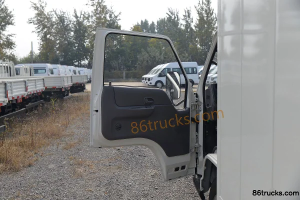 JMC Shunda Light Truck 122 hp 4X2(6 wheels) 3.7m Single Row Van Light Truck (China VI) Cab (2) | 86Trucks
