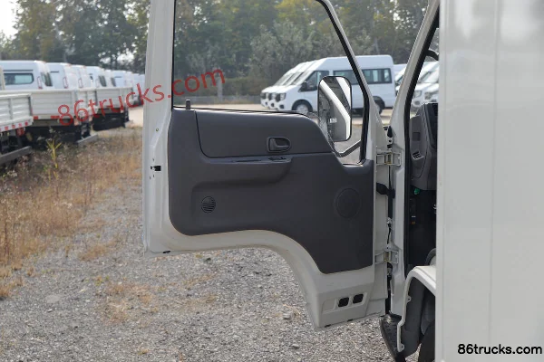 JMC Shunda Light Truck 122 hp 4X2(6 wheels) 3.7m Single Row Van Light Truck (China VI) Cab (1) | 86Trucks