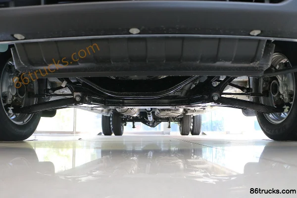 JMC Fushun 2023 Model 146hp 3-seat short wheelbase 2.0T diesel medium-high roof panel van (China VI) Chassis (1) | 86Trucks