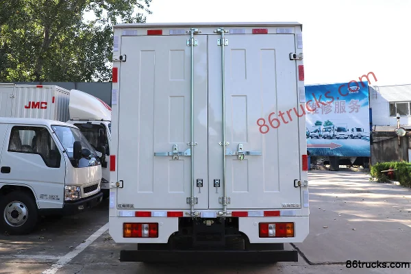 JMC Shunda petit camion version standard 116 ch 4X2(6 roues) camion léger à plateau double cabine 2,755 m Carrosserie (2) | 86Trucks