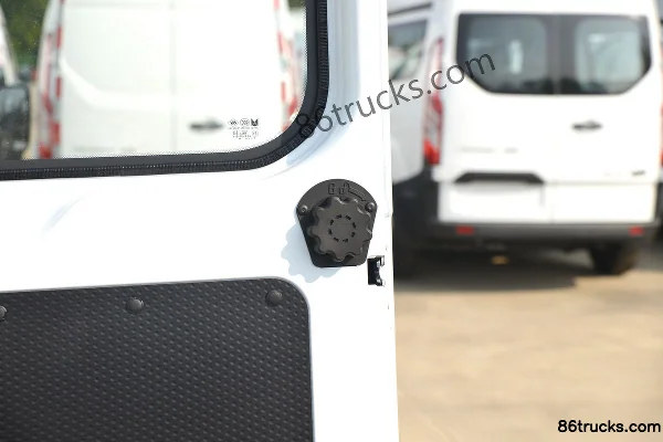 JMC Fushun 2023 Model 146 hp 2.0T Diesel Short Wheelbase 5-Seat High Roof Multi-Purpose Passenger Vehicle (China VI) Cargo Box (2) | 86Truck