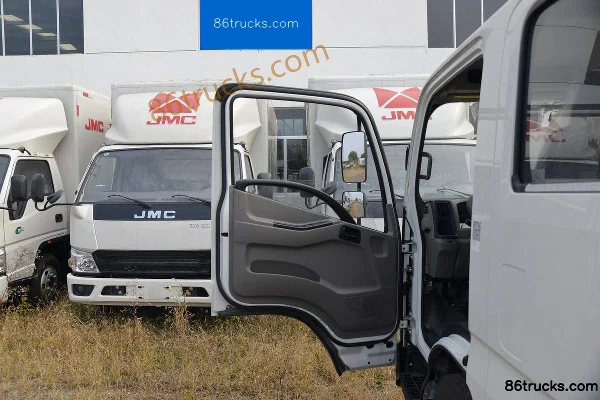 JMC Kaiyun Medium Body 122hp 4X2(6 wheels) 3.16m Double-row Flatbed Light Truck (China VI) Cab (1) | 86Trucks