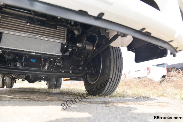 JMC Kaiyun+ Medium Narrow Body 129hp 4X2(6 wheels) 2.8m Double Row Van Light Truck Chassis (3) | 86Trucks