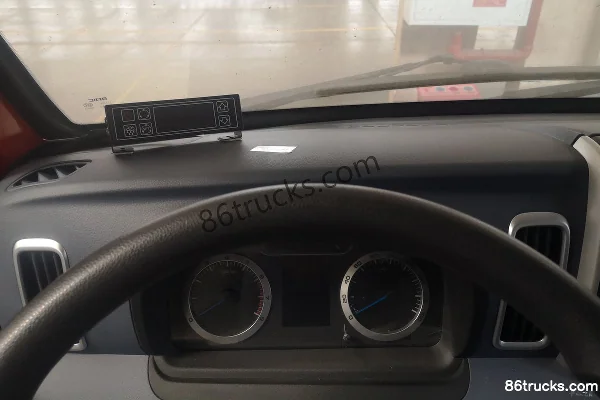 BAIC Ruixiang Boteng M3 1.6L 122hp Gasoline 4X2(6 wheels) 3.7m Single Row Refrigerated Truck (China VI) Cab (2) | 86Trucks