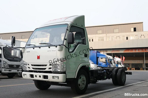 Qingling Lingka 126hp 4X2(6 wheels) 4.2m Single Row Box Light Truck (Narrow Body) Exterior (3) | 86Trucks