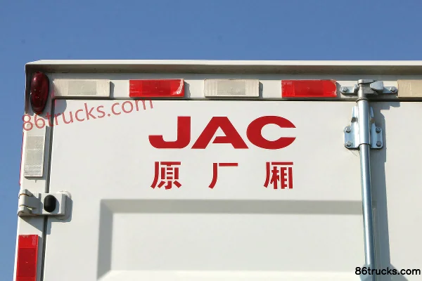 JAC Weiling K5 143 hp 4X2(6 wheels) 4.15m Single Row Van Light Truck (China VI) Body (2) | 86Trucks