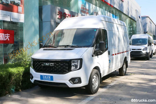 JMC Fushun modèle 2023, 146 ch, 3 places, empattement moyen, diesel 2,0 T, fourgon fermé toit haut (China VI) Extérieur (2) | 86Trucks