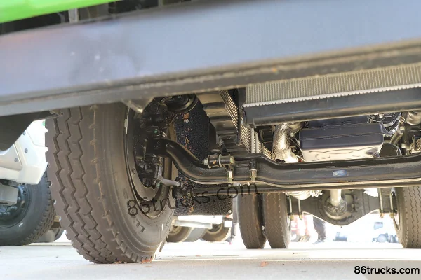 Foton Dajingang ES5 160 ch 4X2(6 roues) camion benne 3,8 m Châssis (2) | 86Trucks