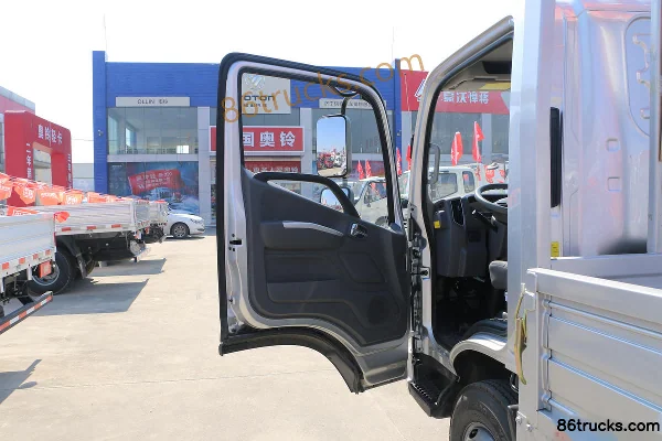 Foton Aumark Express 120hp 4X2(6 wheels) 4.17m Single-row Flatbed Light Truck (China VI) Cab (1) | 86Trucks