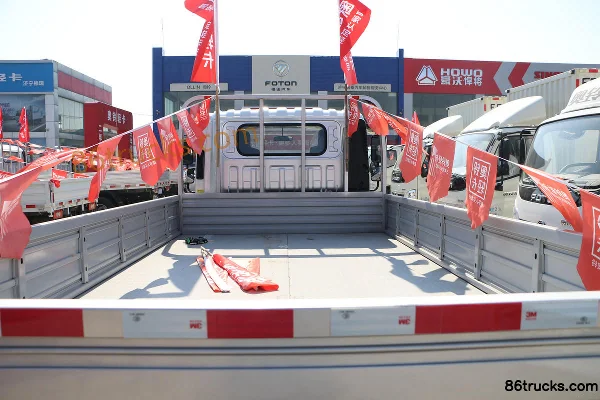 Foton Aumark Express 120hp 4X2(6 wheels) 4.17m Single-row Flatbed Light Truck (China VI) Body (2) | 86Trucks