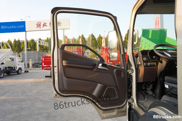 FAW Jiefang Lingtu 150hp 4X2(6 wheels) 4.16m single-row van light truck (medium body) Cab (1) | 86Trucks