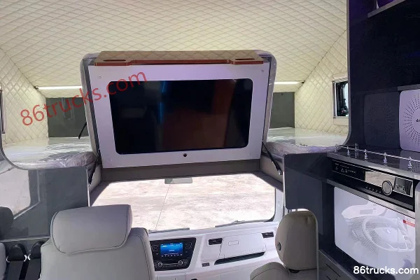 FARIZON GLR Comfort Edition 6.1T single-row plug-in hybrid motorhome 25.9kWh 4X2(6 wheels) Interior (3) | 86Trucks