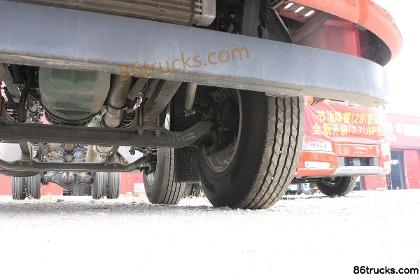 FAW Jiefang J6L Classic Edition 7.8L Diesel 350hp 8X4(12 wheels) FAW Jiefang 10-speed Flat Top 9.6m Stake Truck Chassis (3) | 86Trucks