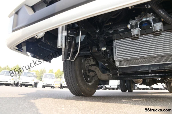 JAC Shuailing S6 150hp 4X2(6 wheels) 3.85m Semi-Cab Flatbed Light Truck (China VI) Chassis (2) | 86Trucks