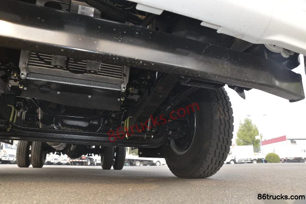 Qingling Isuzu KV600 131 hp 4X2(6 wheels) refrigerated truck (China VI) Chassis (3) | 86Trucks